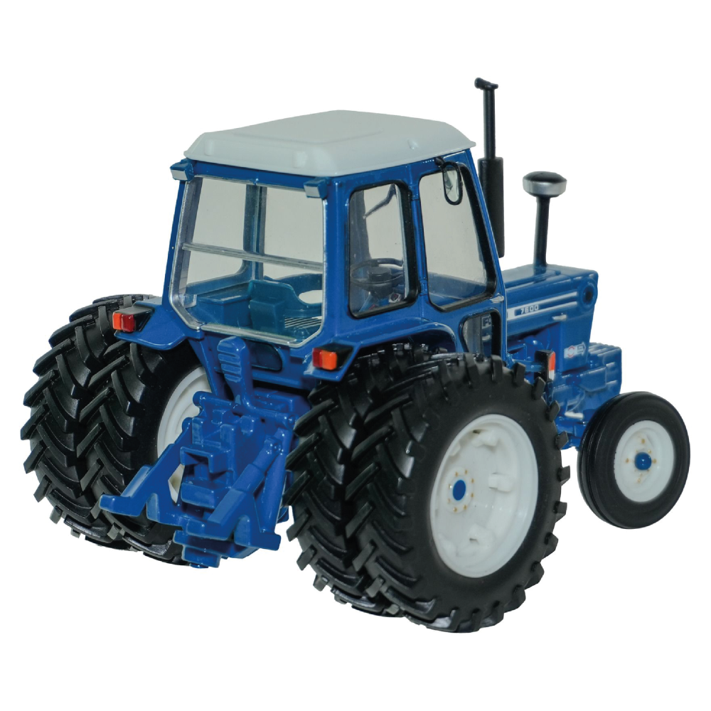 Britains Ford 7600 Tractor with Rear Dual Wheels | 1:32 Scale
