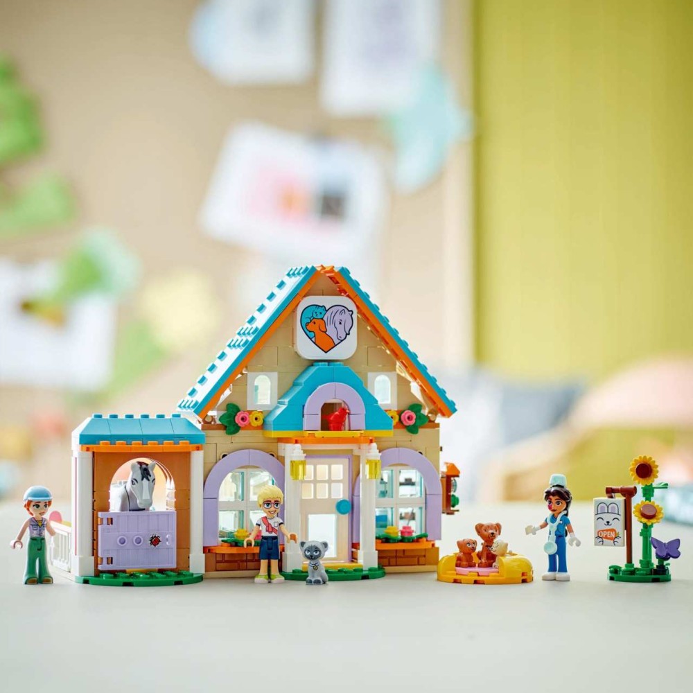 LEGO Friends Horse and Pet Vet Clinic Set 42651