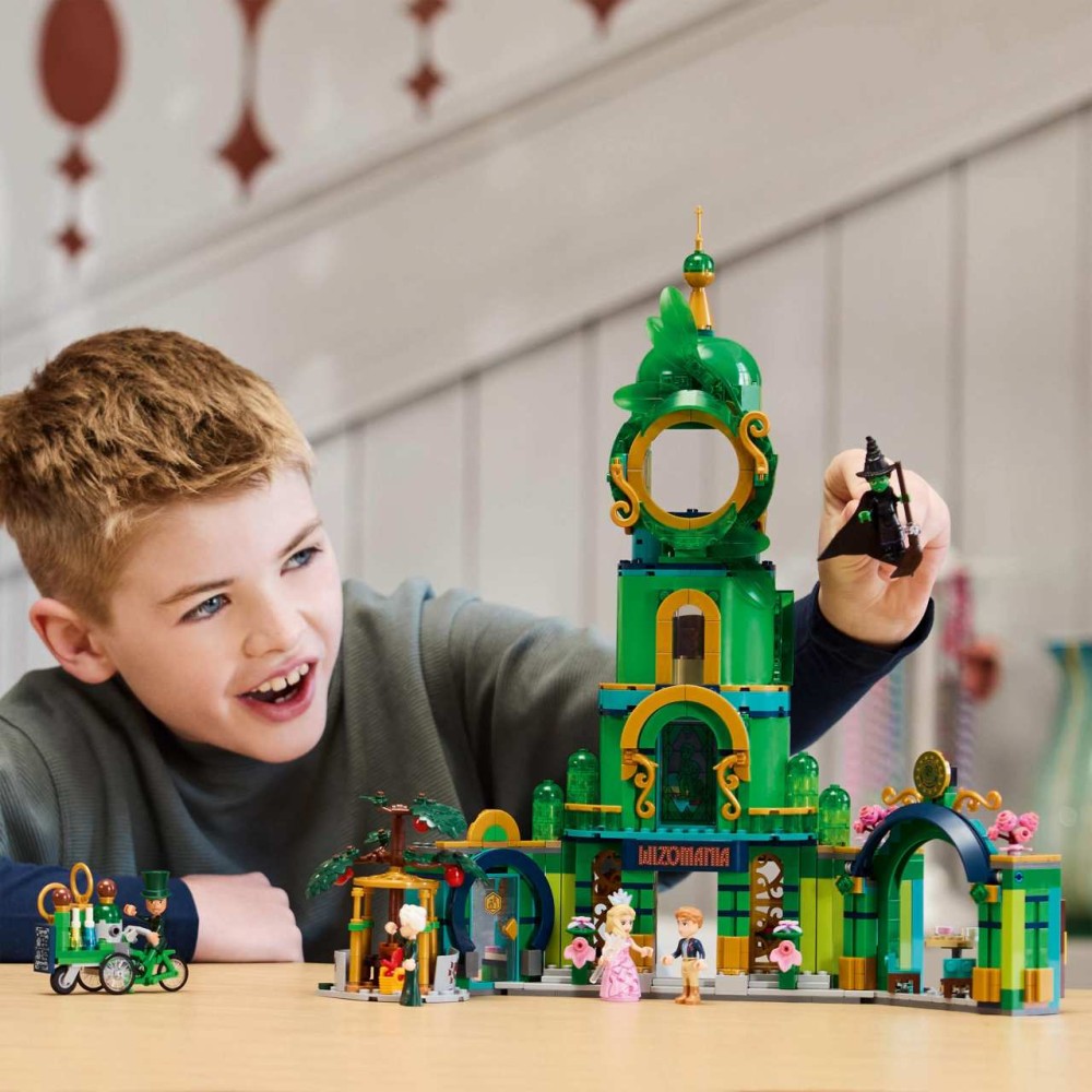 LEGO Wicked Welcome to Emerald City Movie Set 75684