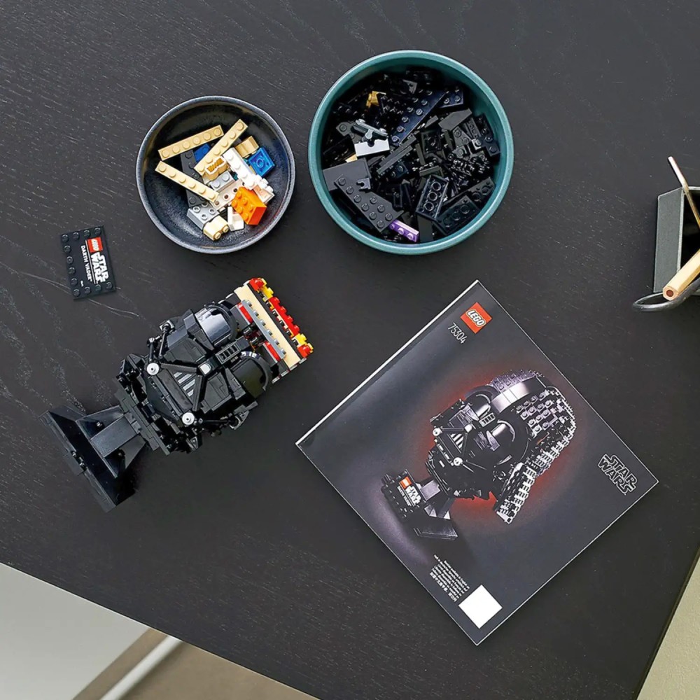 Lego Star Wars Darth Vader Helmet (75304)