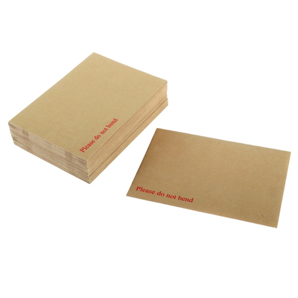 Q-Connect Envelope 318x267mm Board Back Peel and Seal 115gsm Manilla (125 Pack) 1K06
