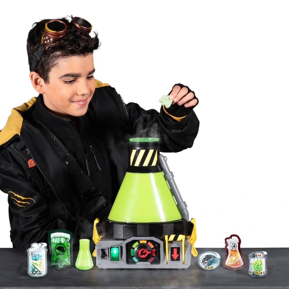 Beast Lab Core Line Shark Playset