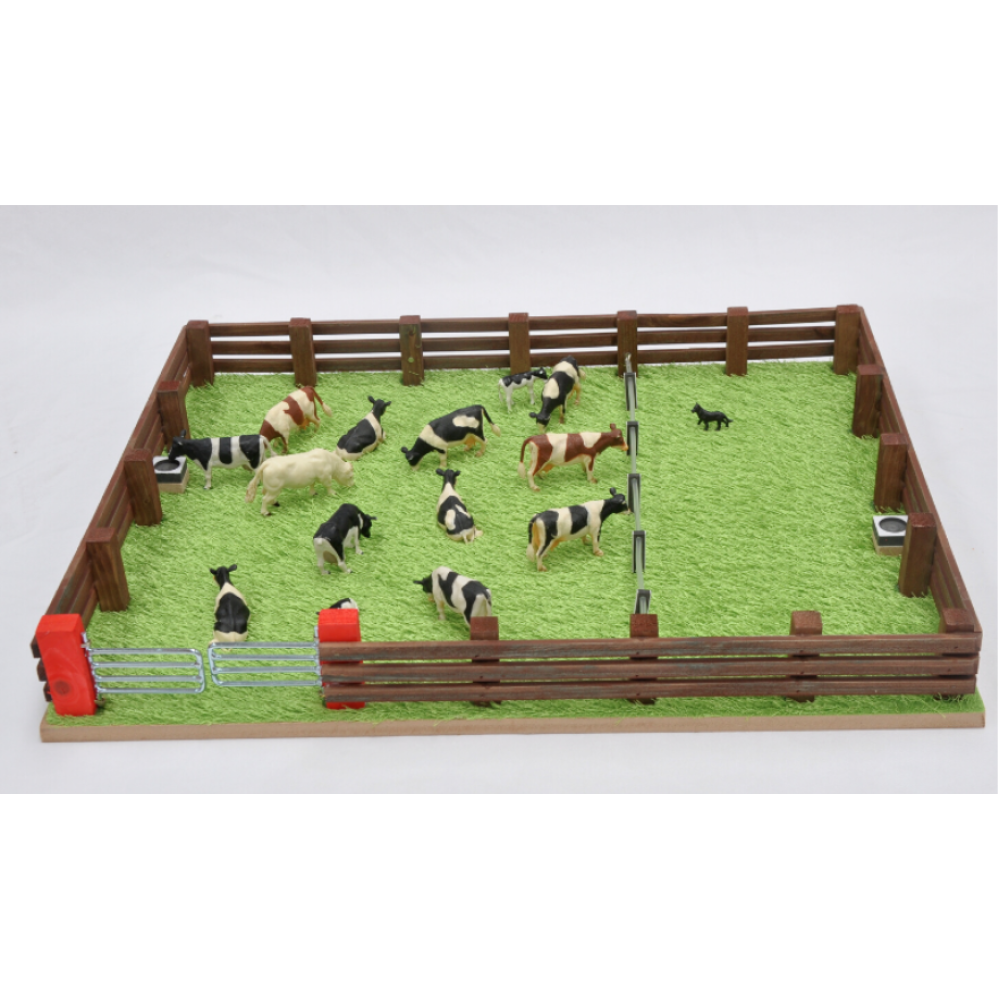 Millwood Crafts - Grass Field And Fence